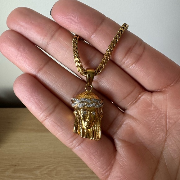 JESUS PIECE PENDANT 0.34 CT ROUND SIMULATED DIAMOND NECKLACE - Picture 3 of 7